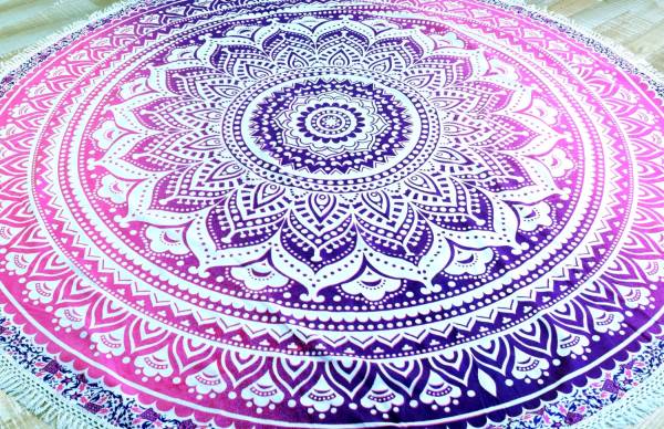 Ritualtuch Tagesdecke Wandbehang RUND - indisches Mandala violett/pink/weiß